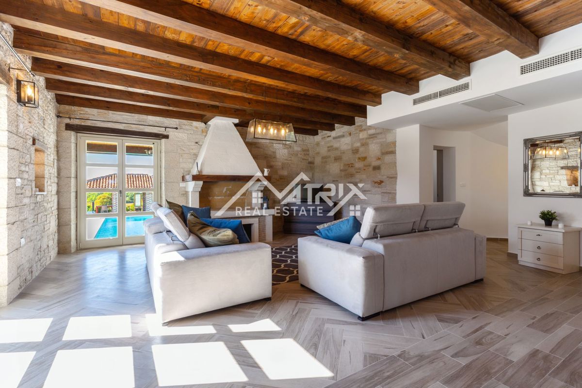 Poreč - Moderno opremljena rustikalna istrska vila