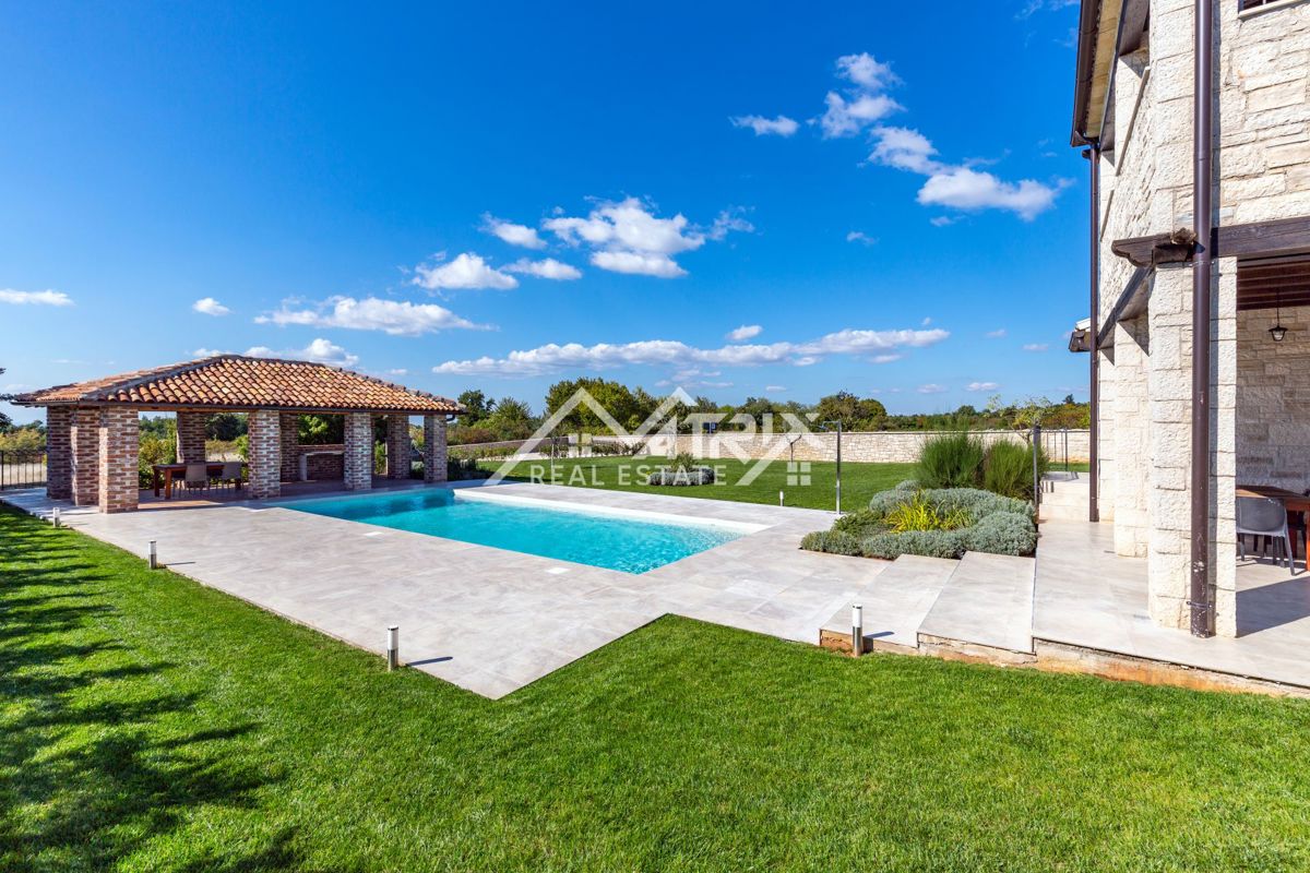 Poreč - Moderno opremljena rustikalna istrska vila