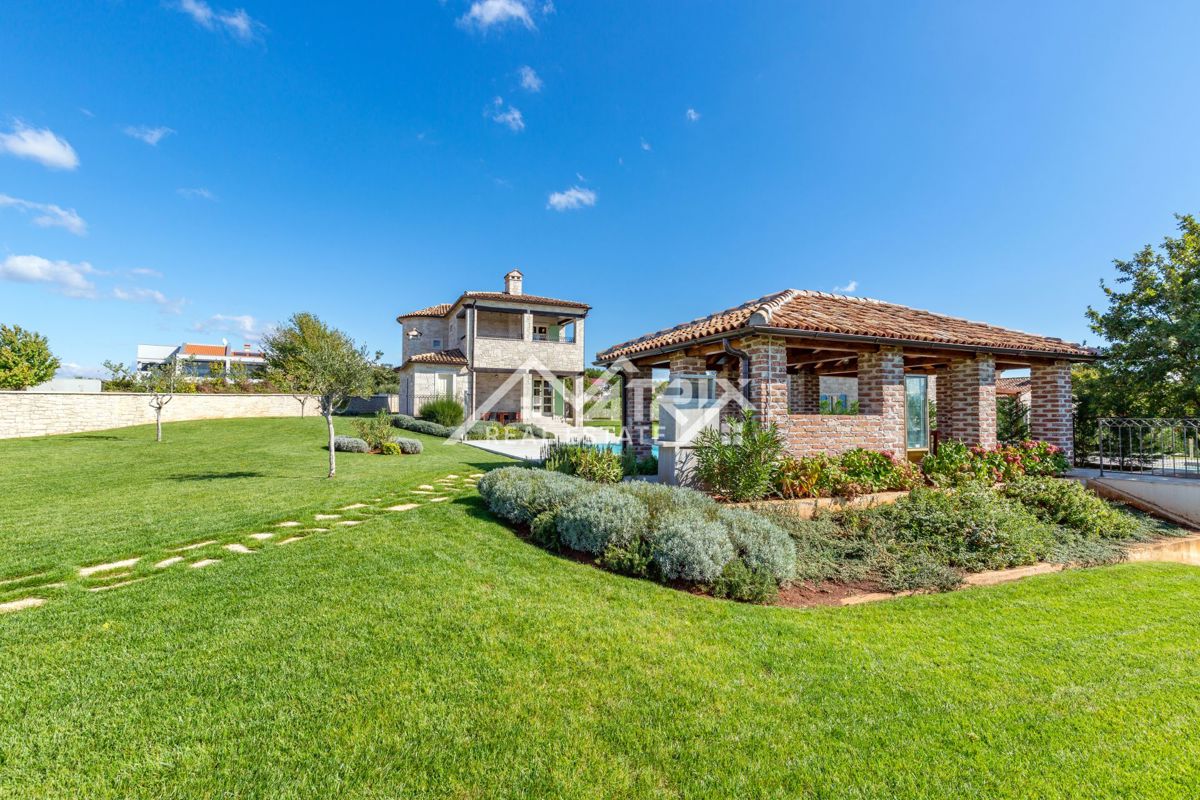 Poreč - Moderno opremljena rustikalna istrska vila