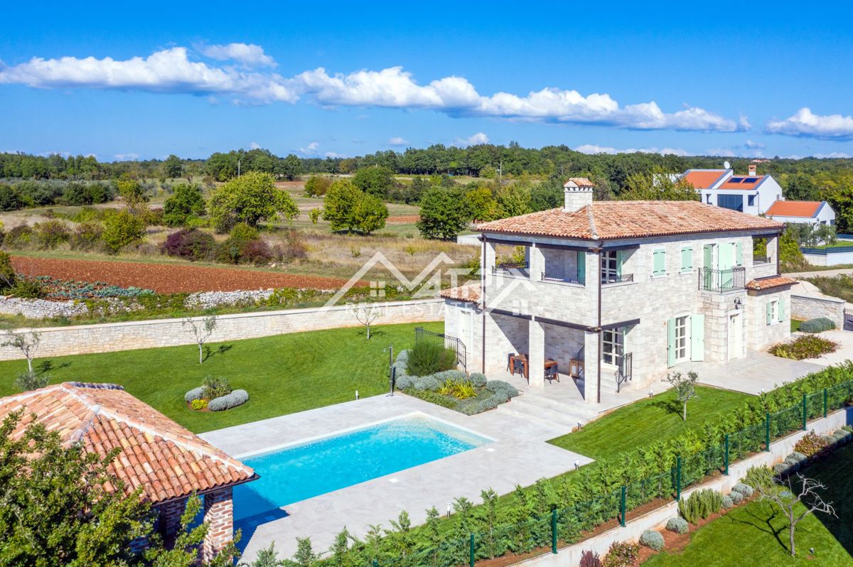 Poreč - Moderno opremljena rustikalna istrska vila