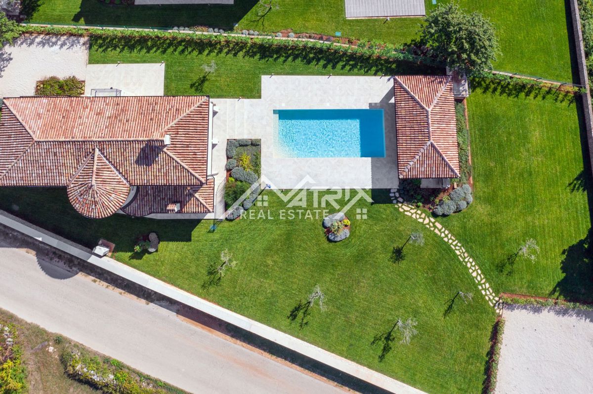 Poreč - Moderno opremljena rustikalna istrska vila