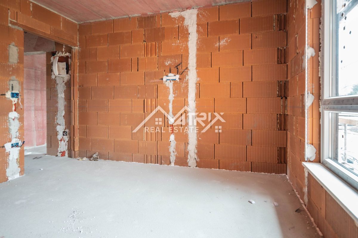 Pula, dvosobno stanovanje z ložo v novogradnji