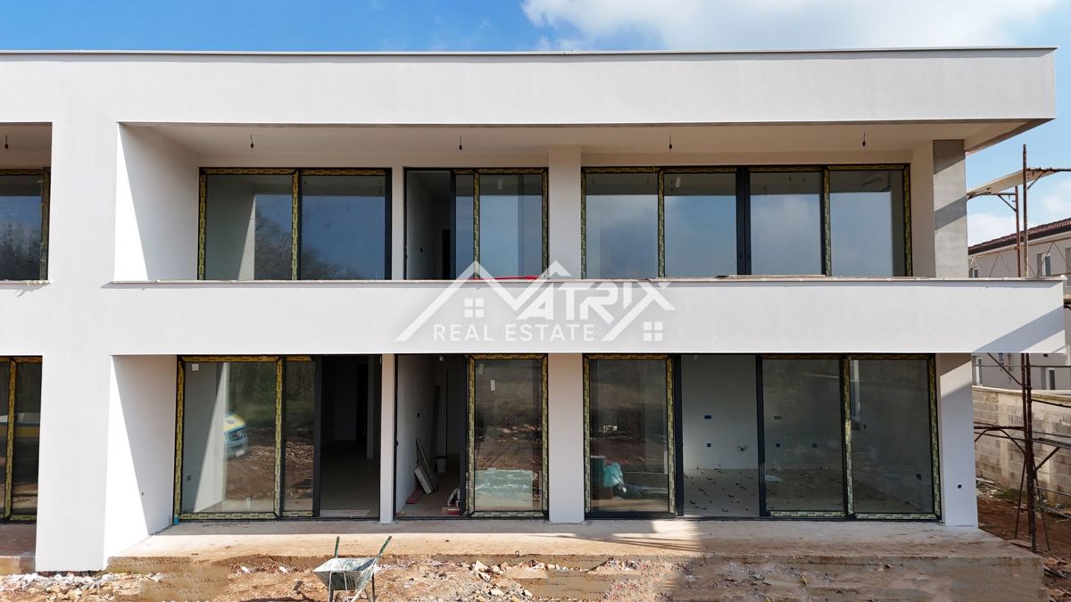 Rovinj okolica, udobno in sončno stanovanje v pritličju