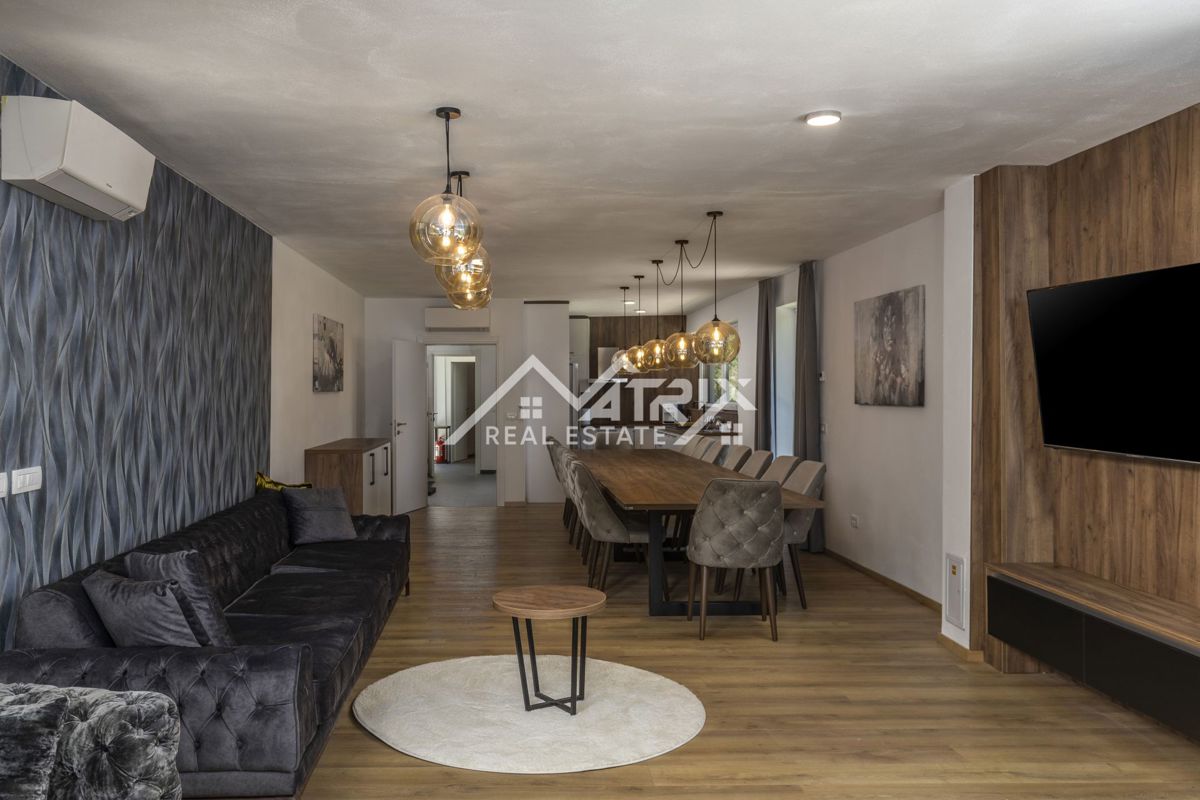 Okolica Opatije, luksuzna vila z bazenom in pogledom na morje!