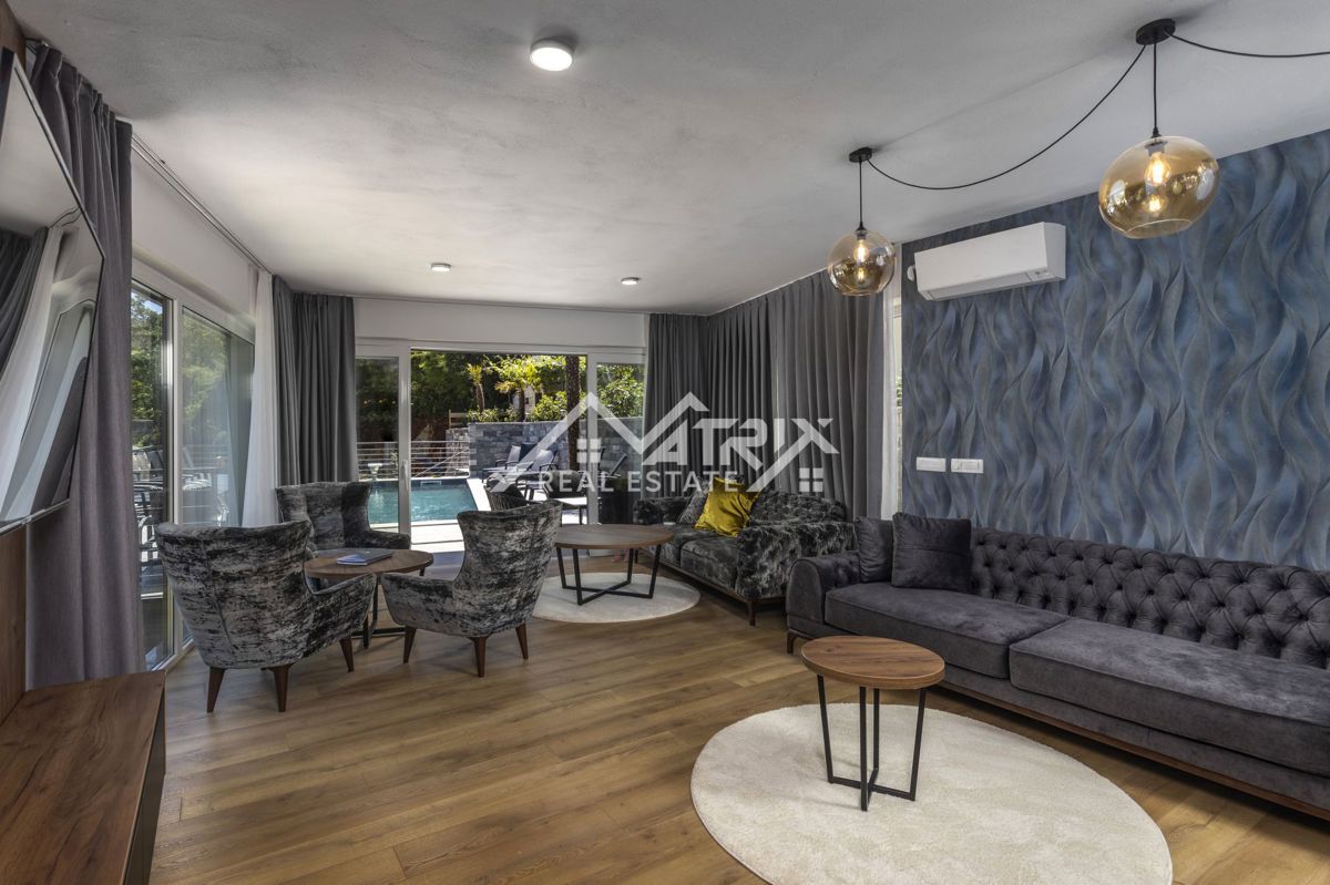 Okolica Opatije, luksuzna vila z bazenom in pogledom na morje!