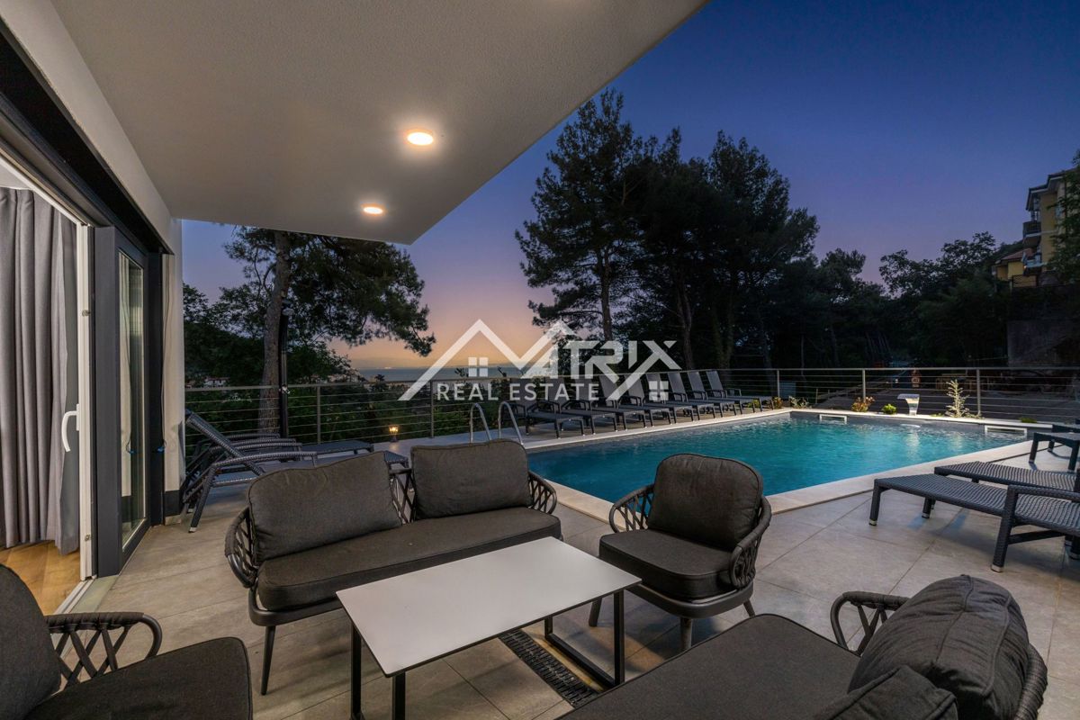 Okolica Opatije, luksuzna vila z bazenom in pogledom na morje!