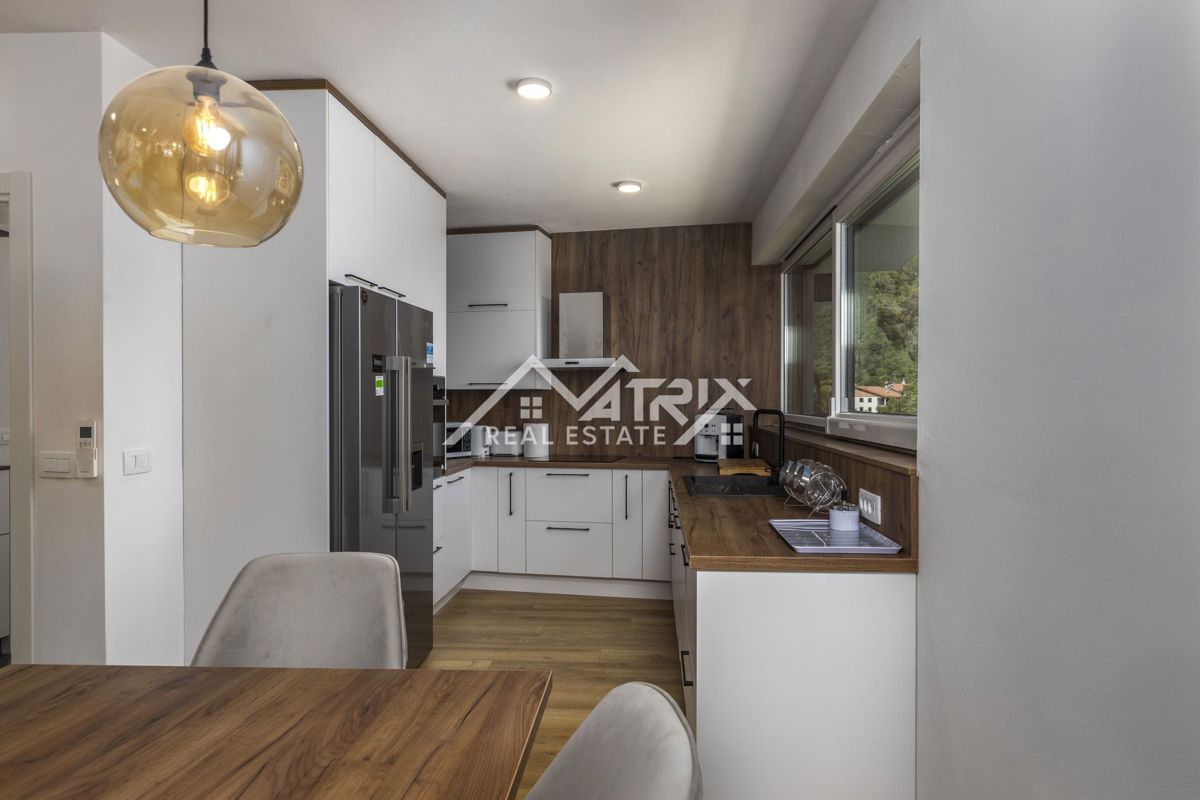 Okolica Opatije, luksuzna vila z bazenom in pogledom na morje!