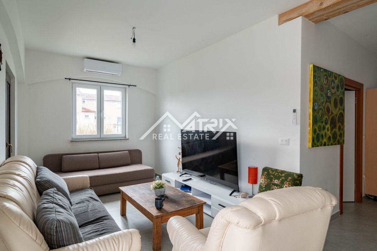 Poreč okolica, veliko stanovanje v pritličju