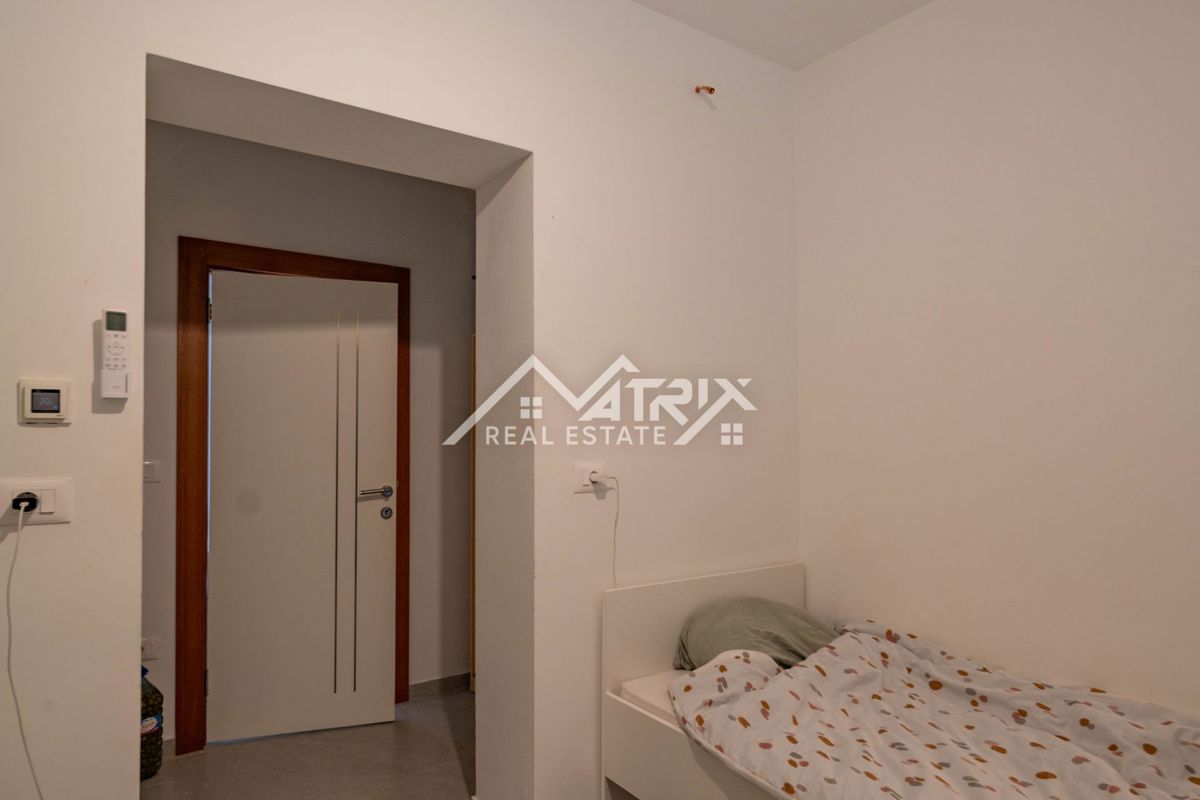 Poreč okolica, veliko stanovanje v pritličju