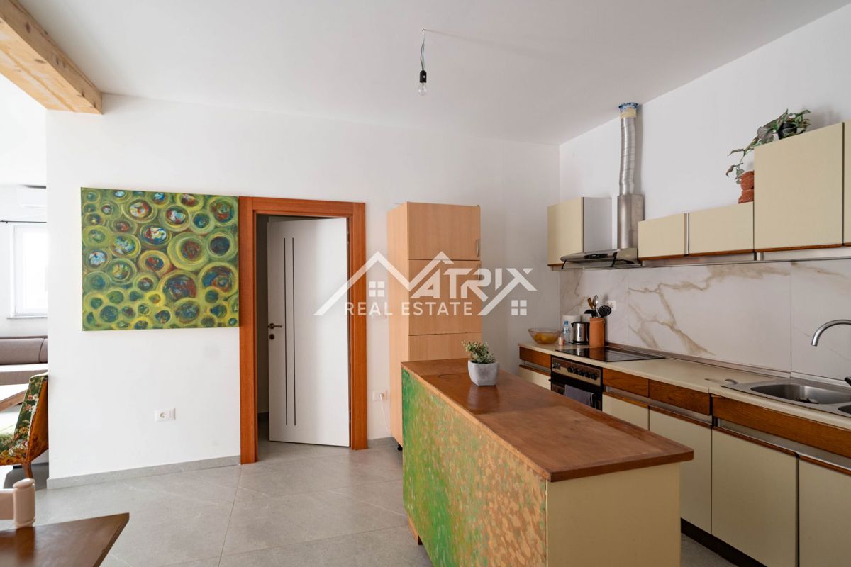 Poreč okolica, veliko stanovanje v pritličju