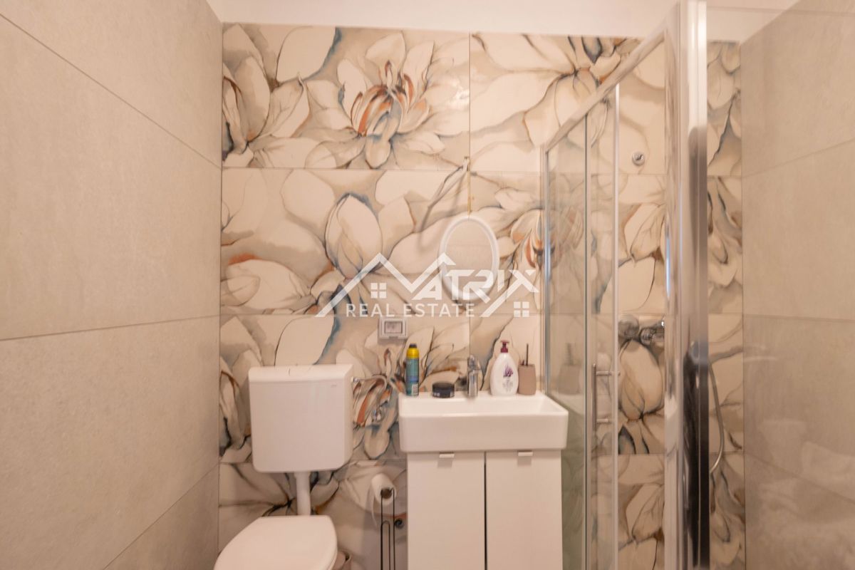 Poreč okolica, veliko stanovanje v pritličju