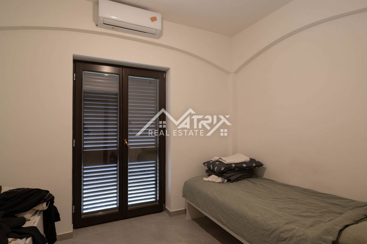 Poreč okolica, veliko stanovanje v pritličju