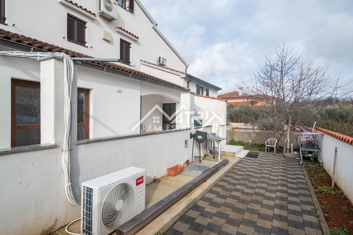 Poreč okolica, veliko stanovanje v pritličju