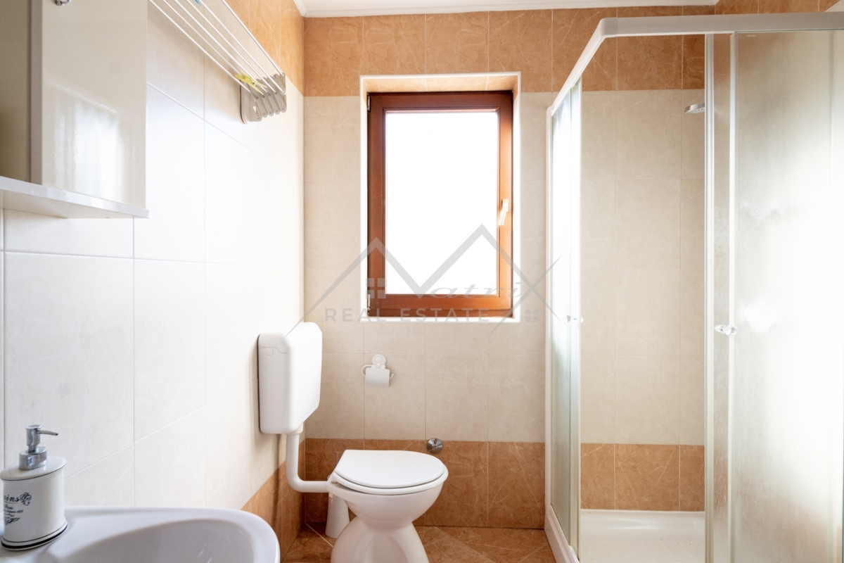 Novigrad, stanovanje z bazenom na čudoviti lokaciji