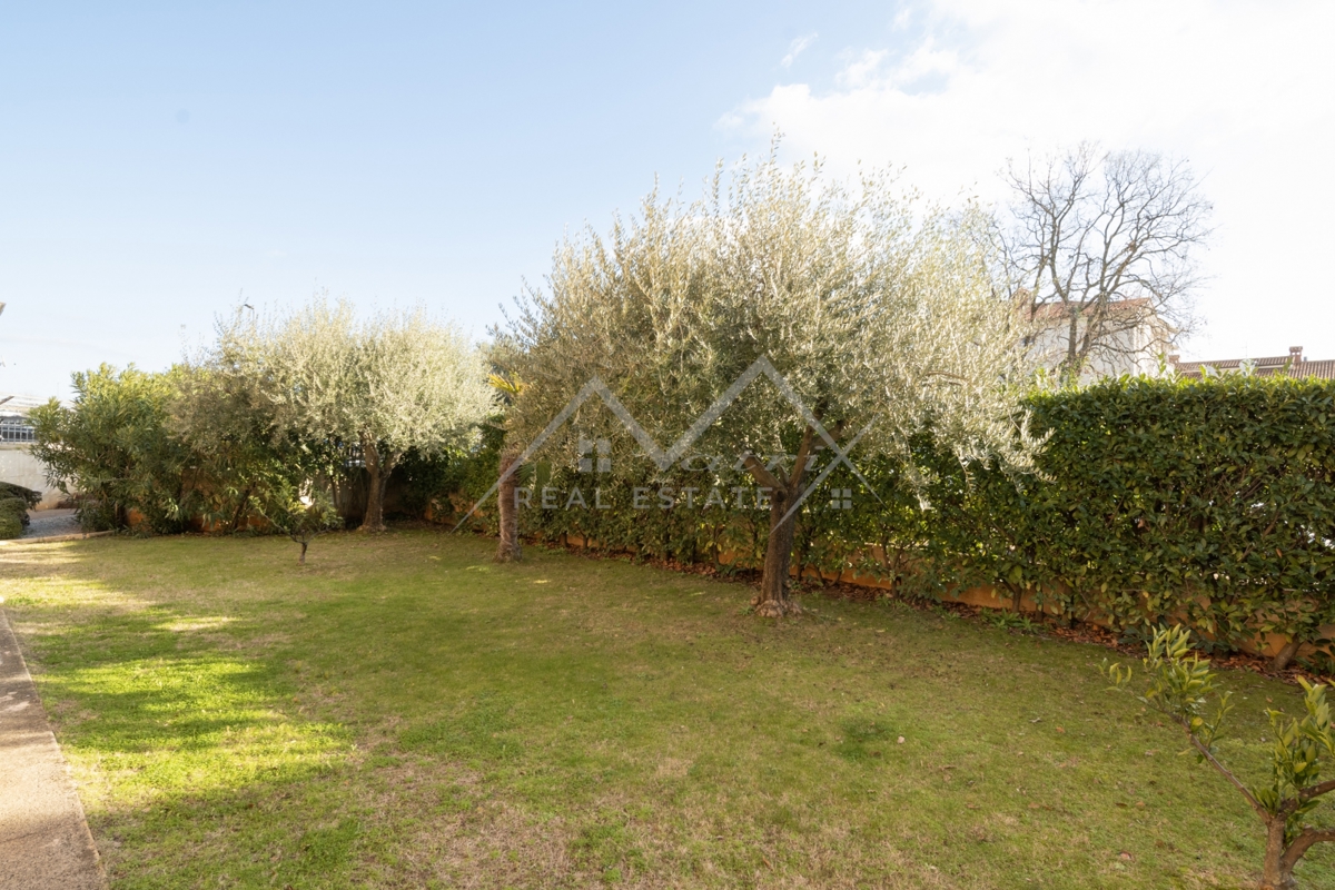 Novigrad, stanovanje z bazenom na čudoviti lokaciji