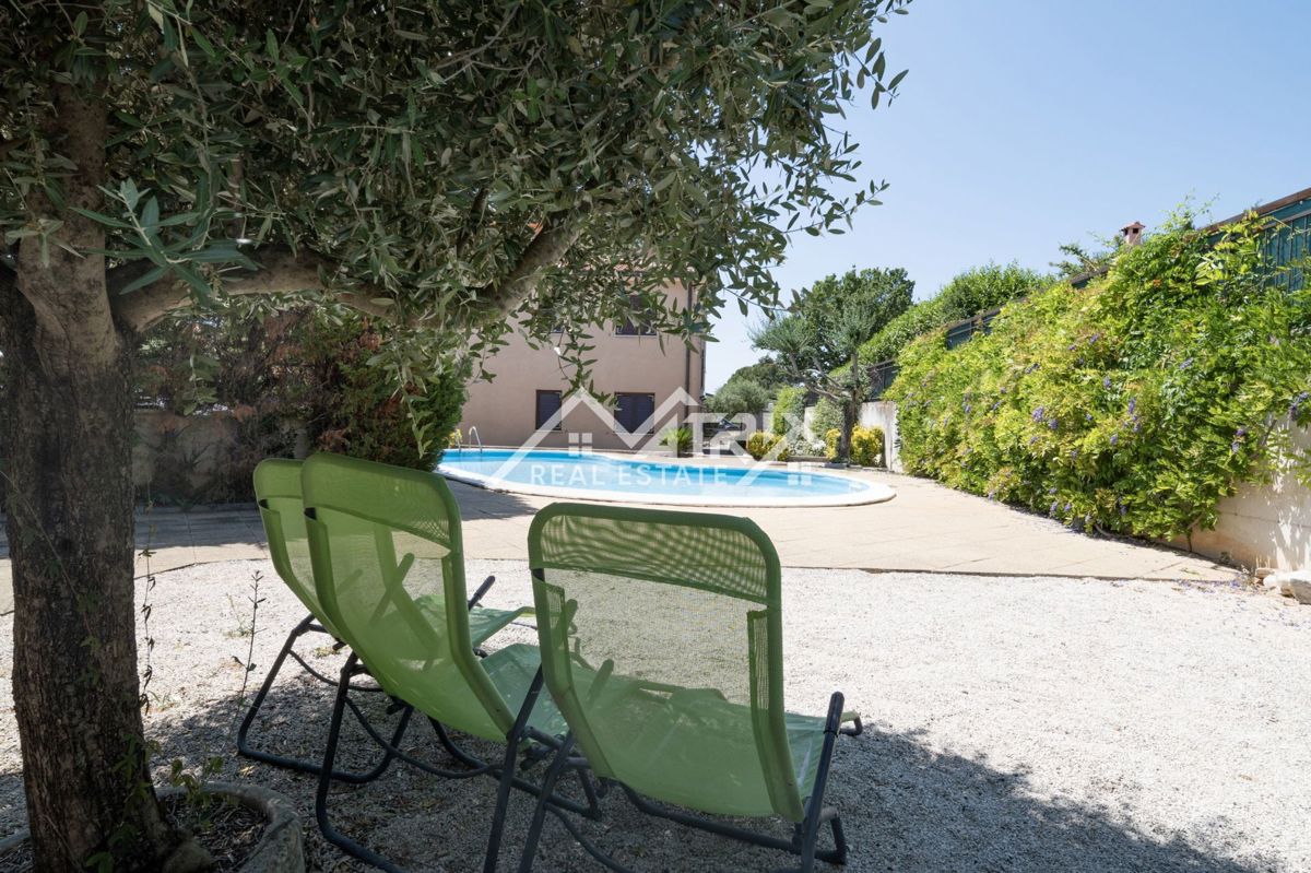 Novigrad, stanovanje z bazenom na čudoviti lokaciji