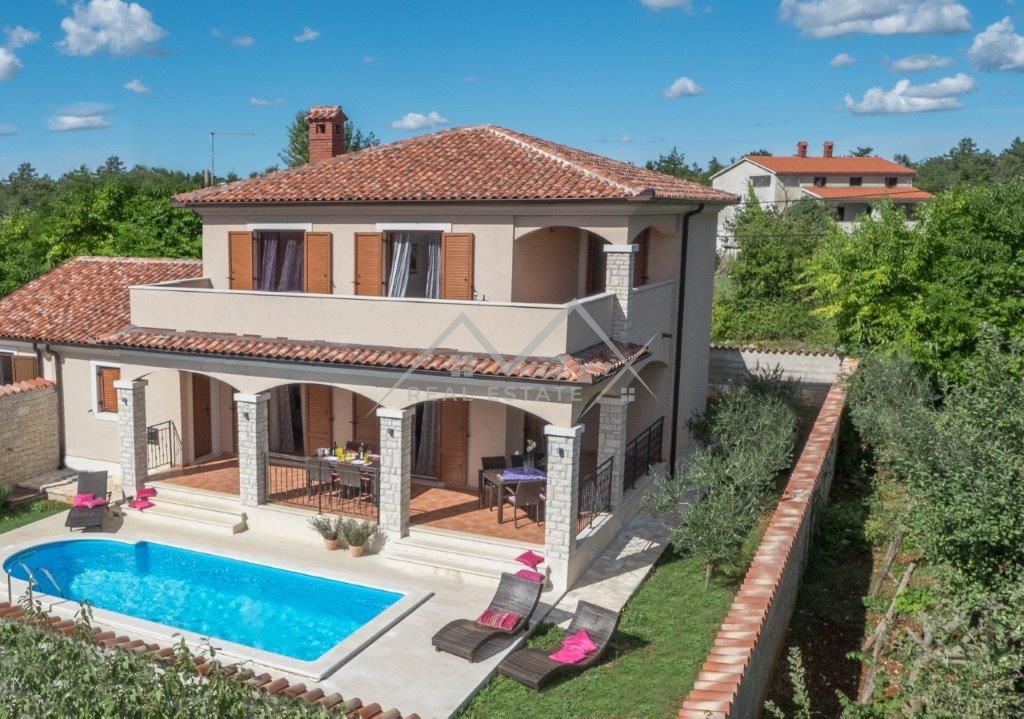 Marčana, čudovita vila s bazenom v srcu Istre