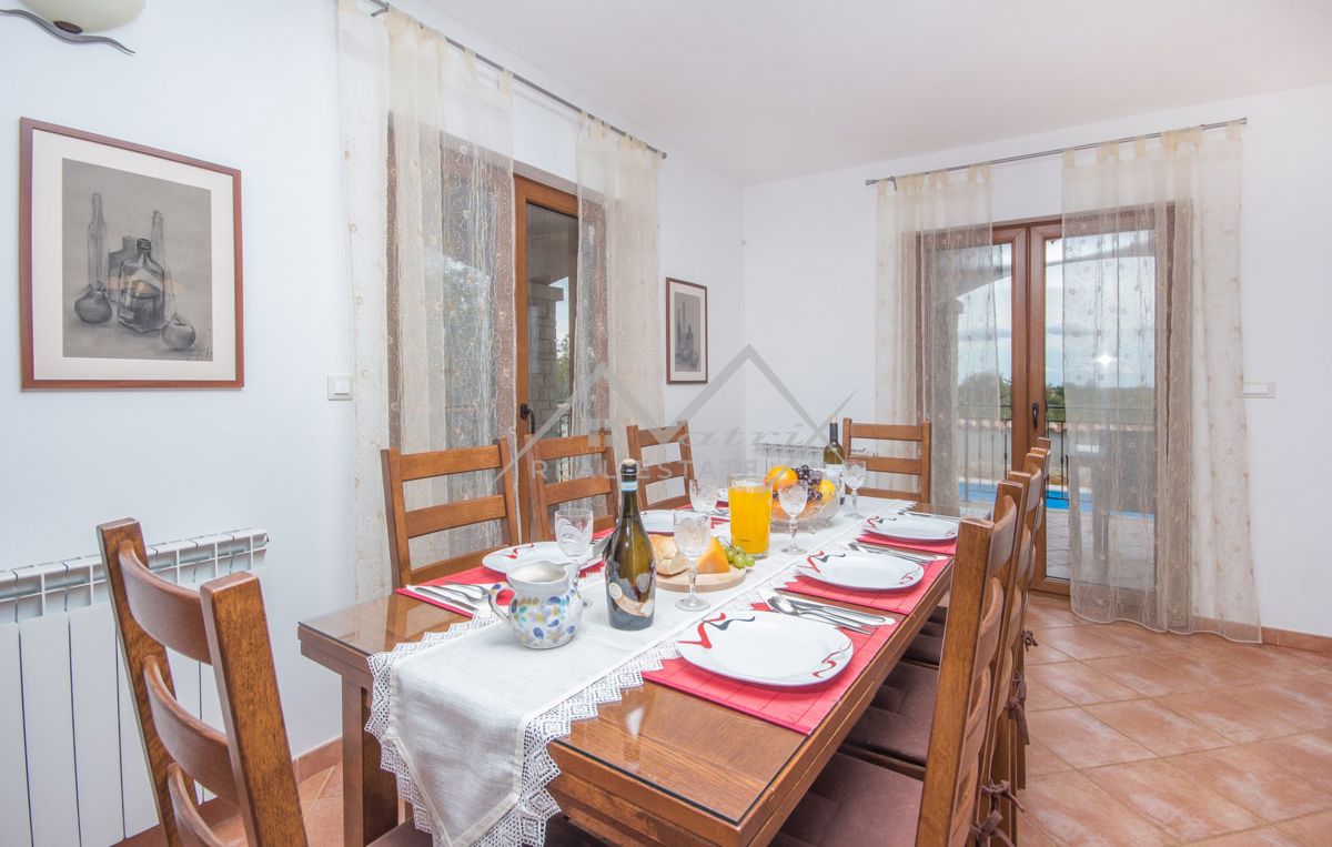 Marčana, čudovita vila s bazenom v srcu Istre