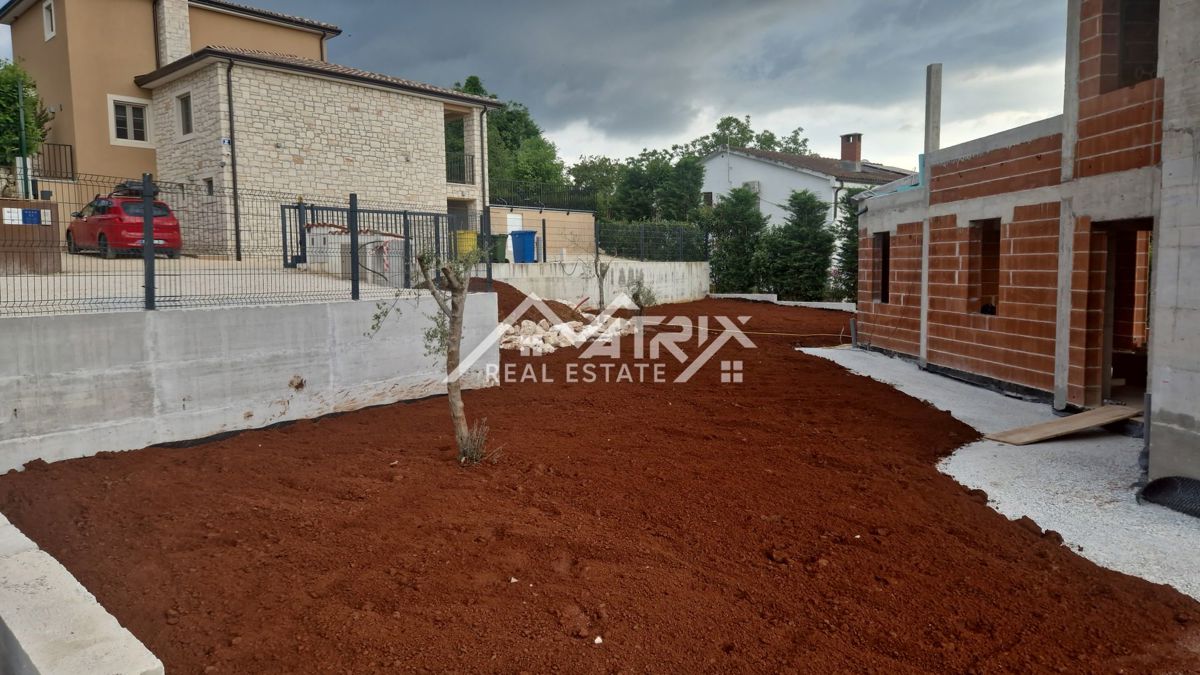 Poreč okolica, vila z bazenom v gradnji