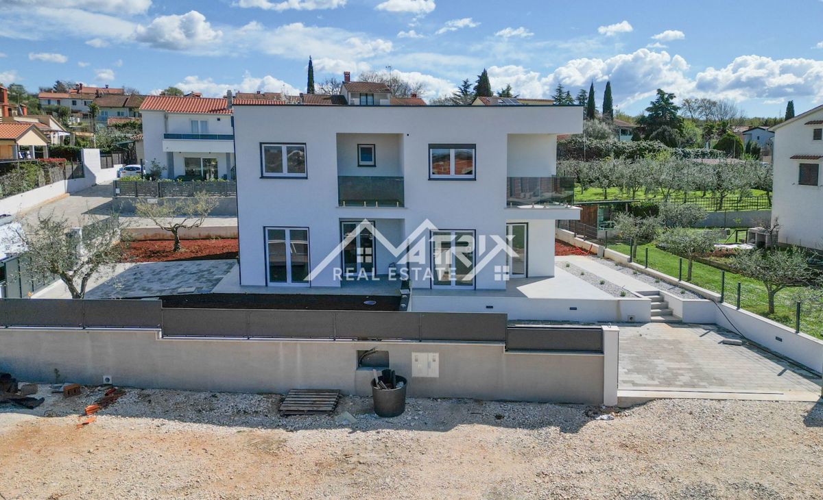 Poreč okolica, moderno dvojčno hišo blizu centra