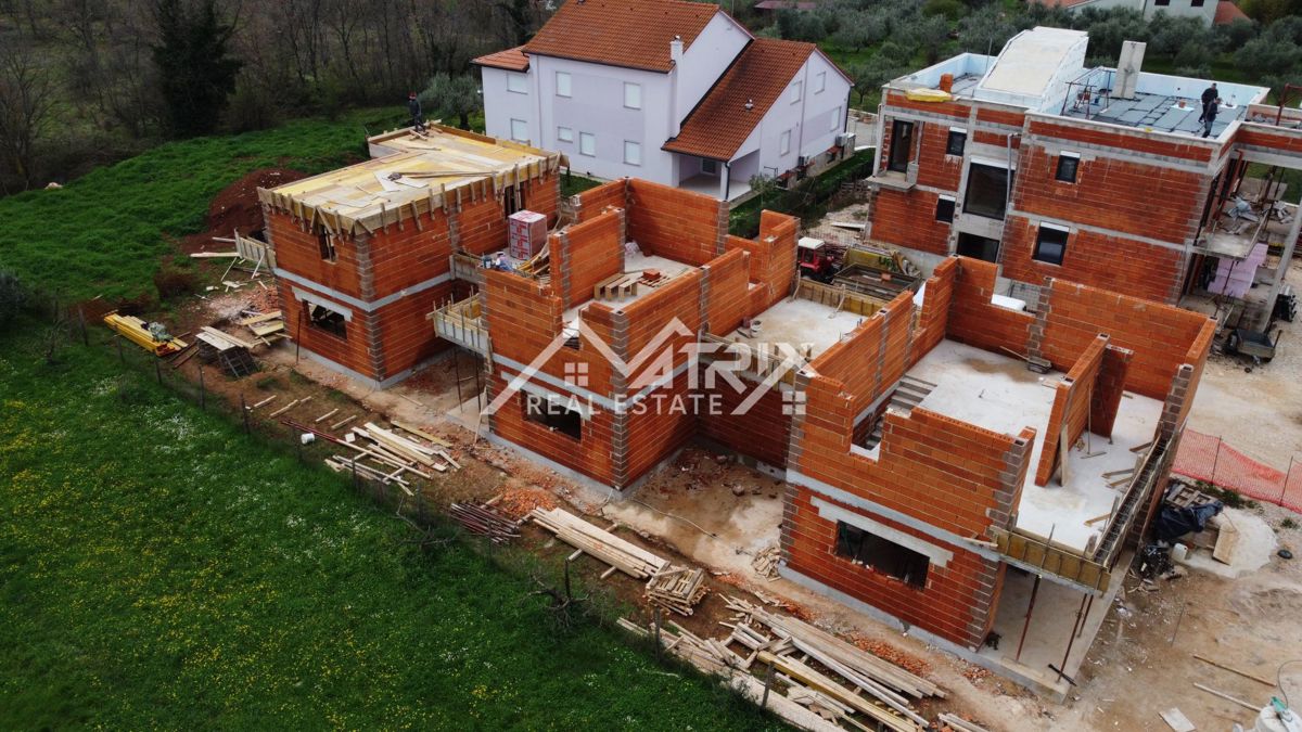 Poreč, moderna hiša 2 km od morja in centra mesta