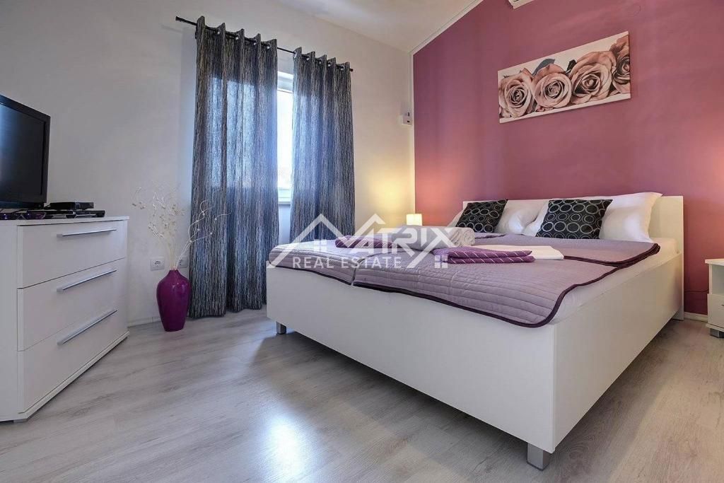Medulin, vila z bazenom in velikim vrtom, v bližini morja