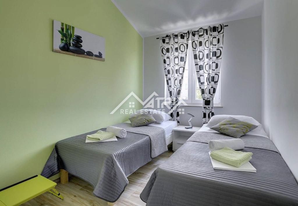 Medulin, vila z bazenom in velikim vrtom, v bližini morja