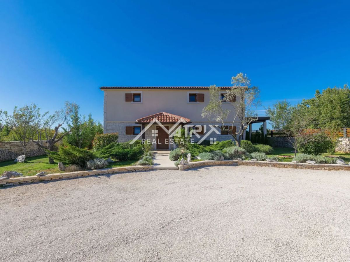 Svetvinčenat okolica, razkošna vila s pogledom na morje in bazenom