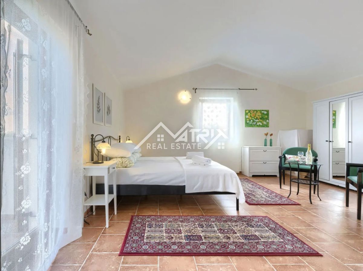 Svetvinčenat okolica, razkošna vila s pogledom na morje in bazenom