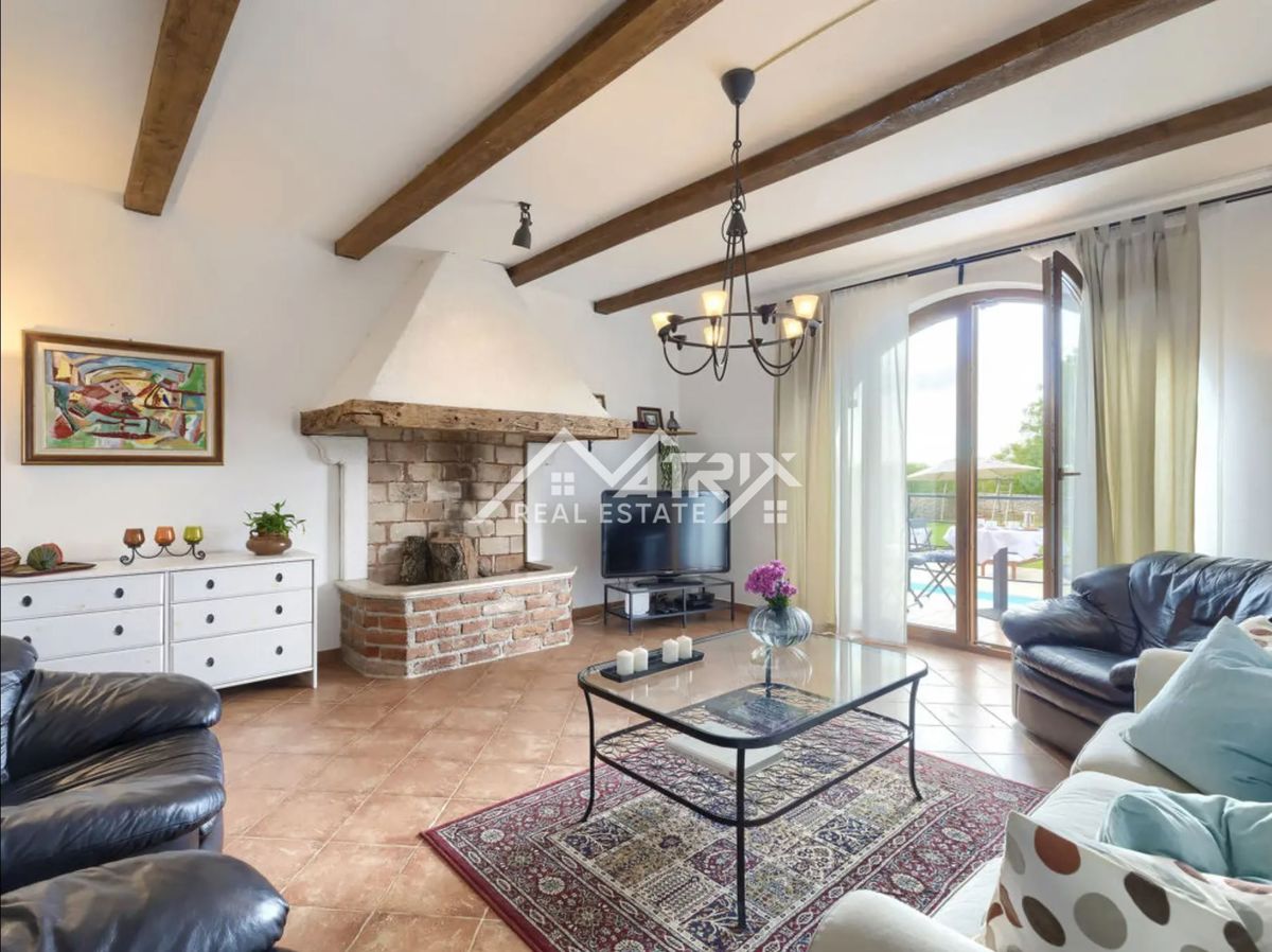 Svetvinčenat okolica, razkošna vila s pogledom na morje in bazenom