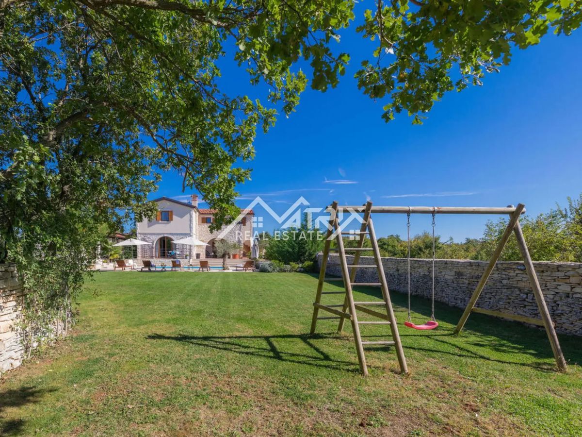 Svetvinčenat okolica, razkošna vila s pogledom na morje in bazenom