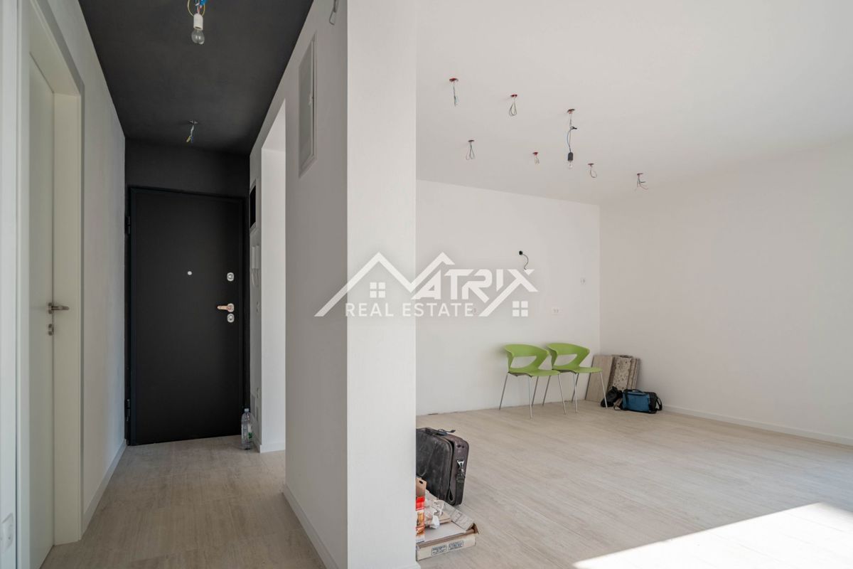 Novigrad, pritličje stanovanje z vrtom