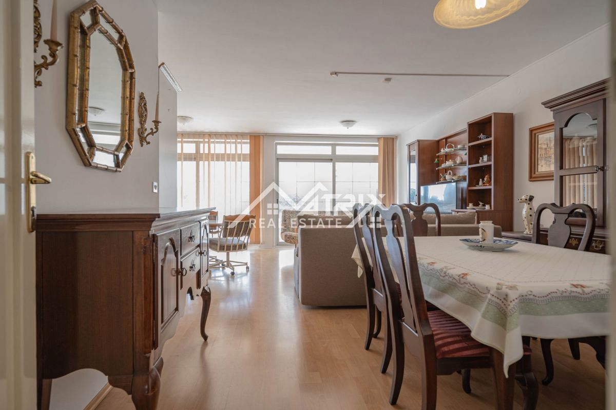 Pula, dvosobno stanovanje z balkonom na zaželeni lokaciji