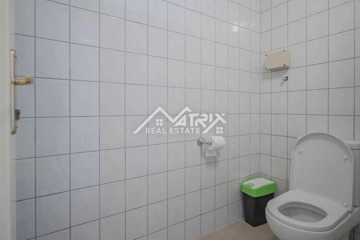 Pula, dvosobno stanovanje z balkonom na zaželeni lokaciji