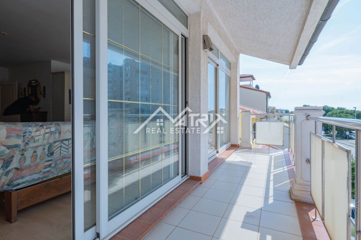 Pula, dvosobno stanovanje z balkonom na zaželeni lokaciji