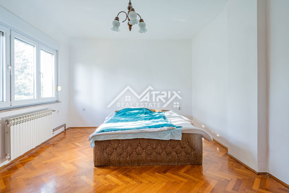 Hiša Retfala, Osijek, 120m2