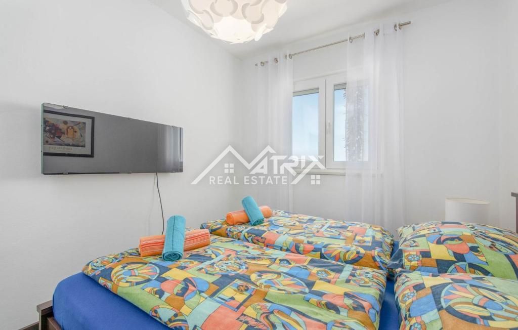 Novigrad, hiša z bazenom in odprtim pogledom na morje