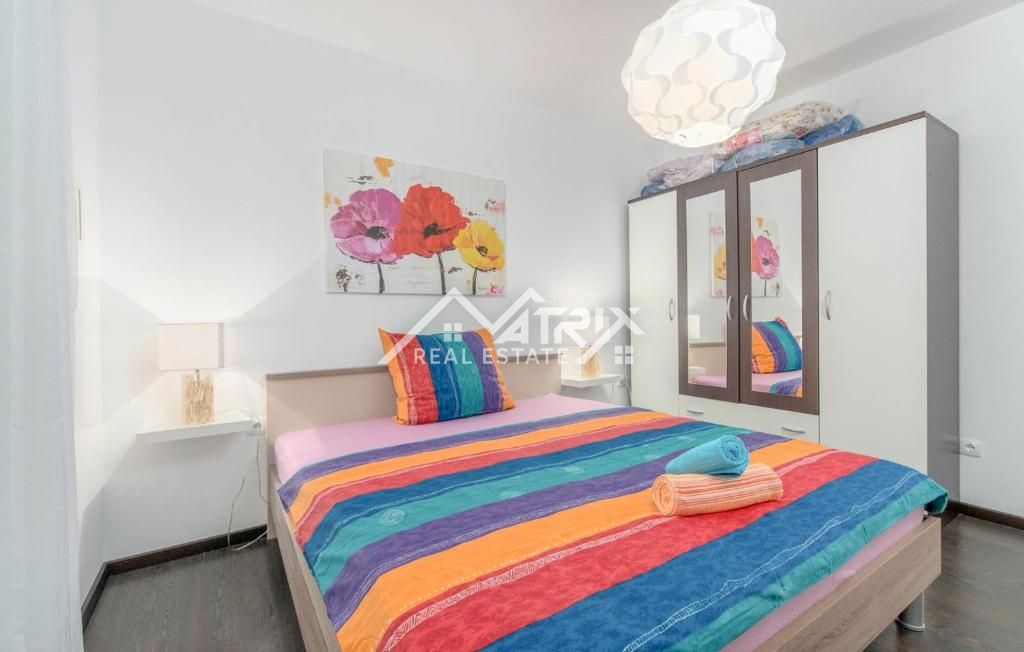 Novigrad, hiša z bazenom in odprtim pogledom na morje