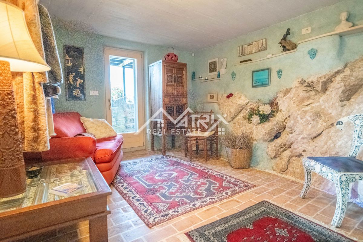 Kaštel, ekskluzivna hiša z neverjetnim razgledom