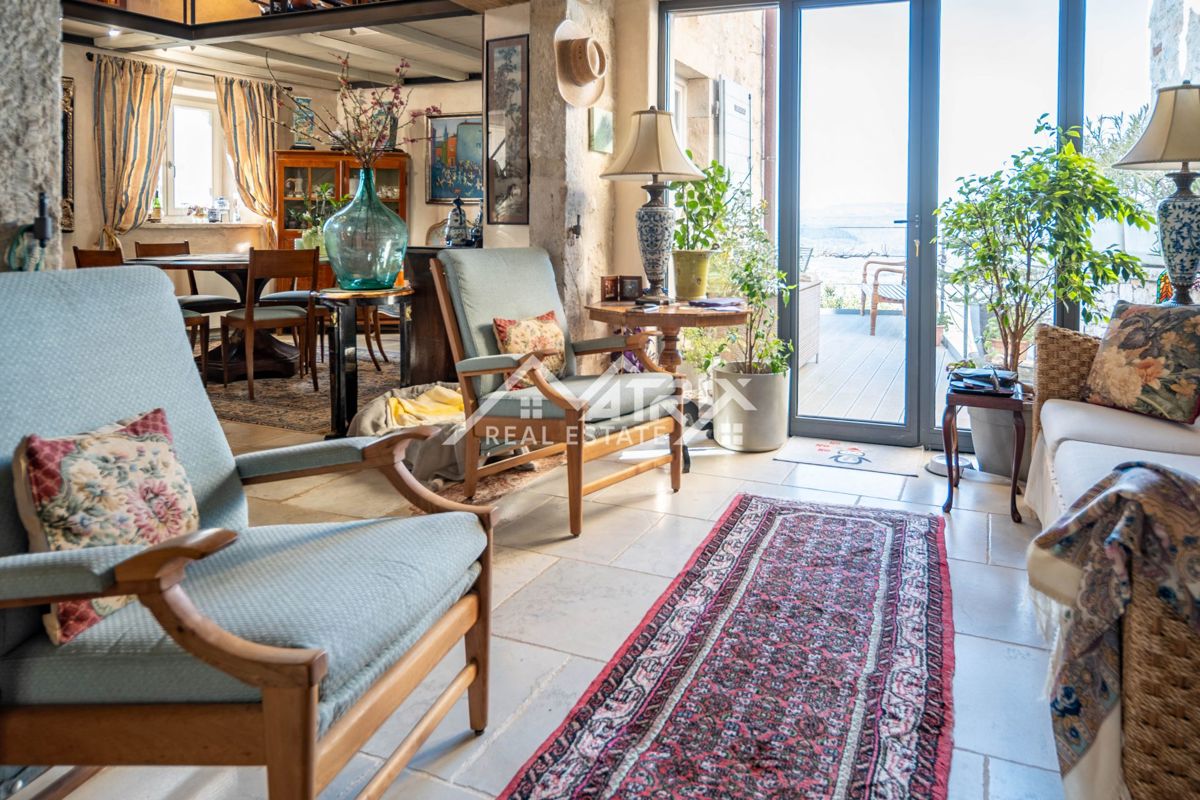 Kaštel, ekskluzivna hiša z neverjetnim razgledom