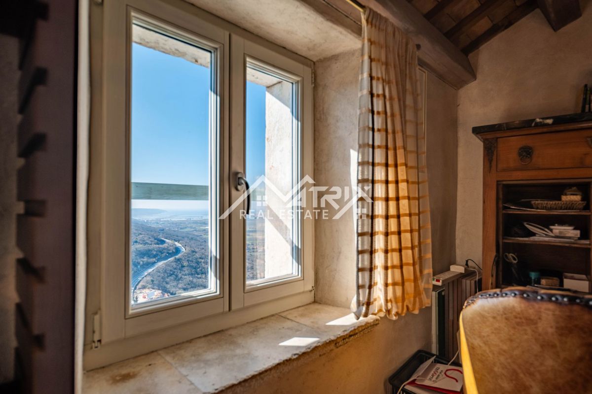 Kaštel, ekskluzivna hiša z neverjetnim razgledom