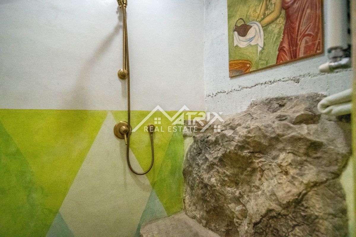 Kaštel, ekskluzivna hiša z neverjetnim razgledom