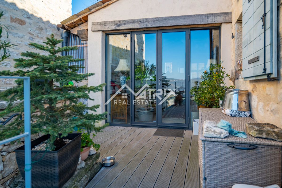 Kaštel, ekskluzivna hiša z neverjetnim razgledom