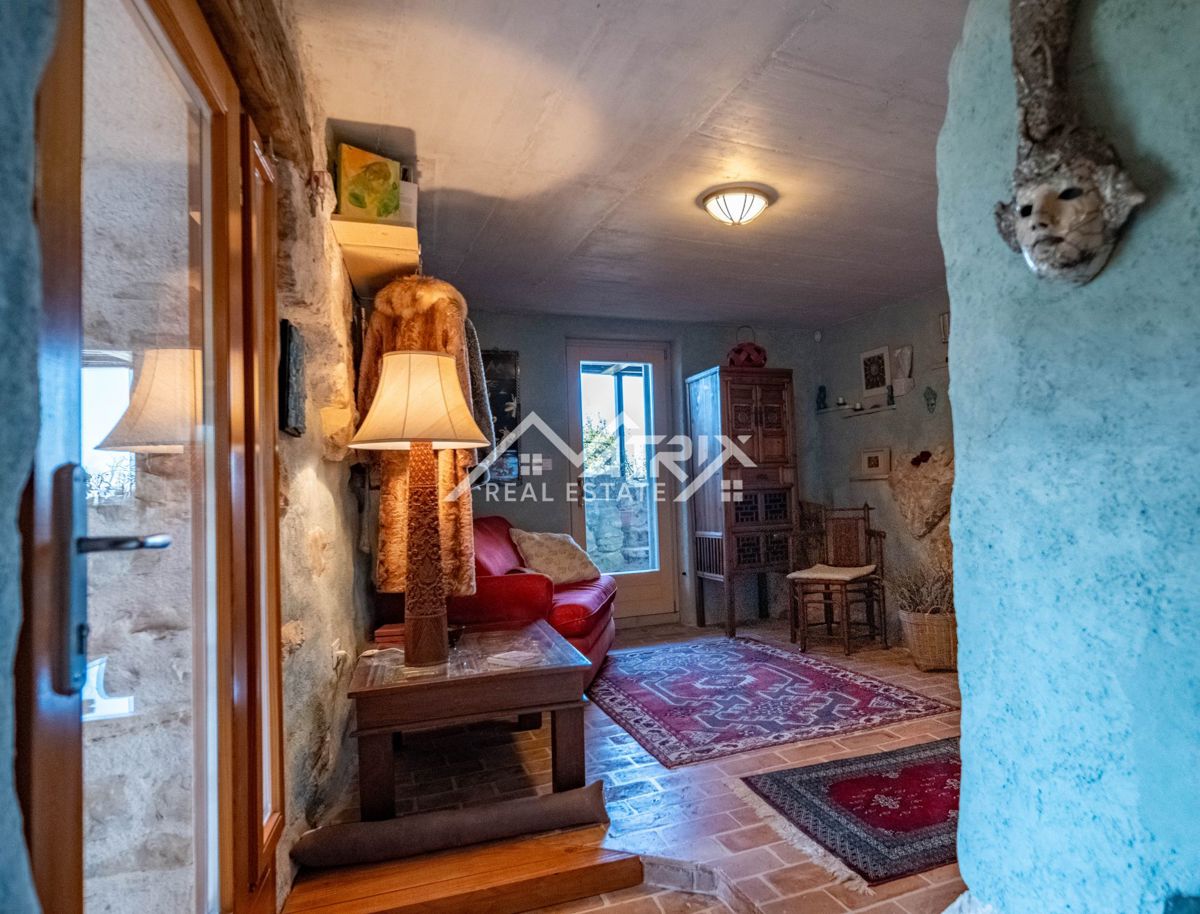 Kaštel, ekskluzivna hiša z neverjetnim razgledom