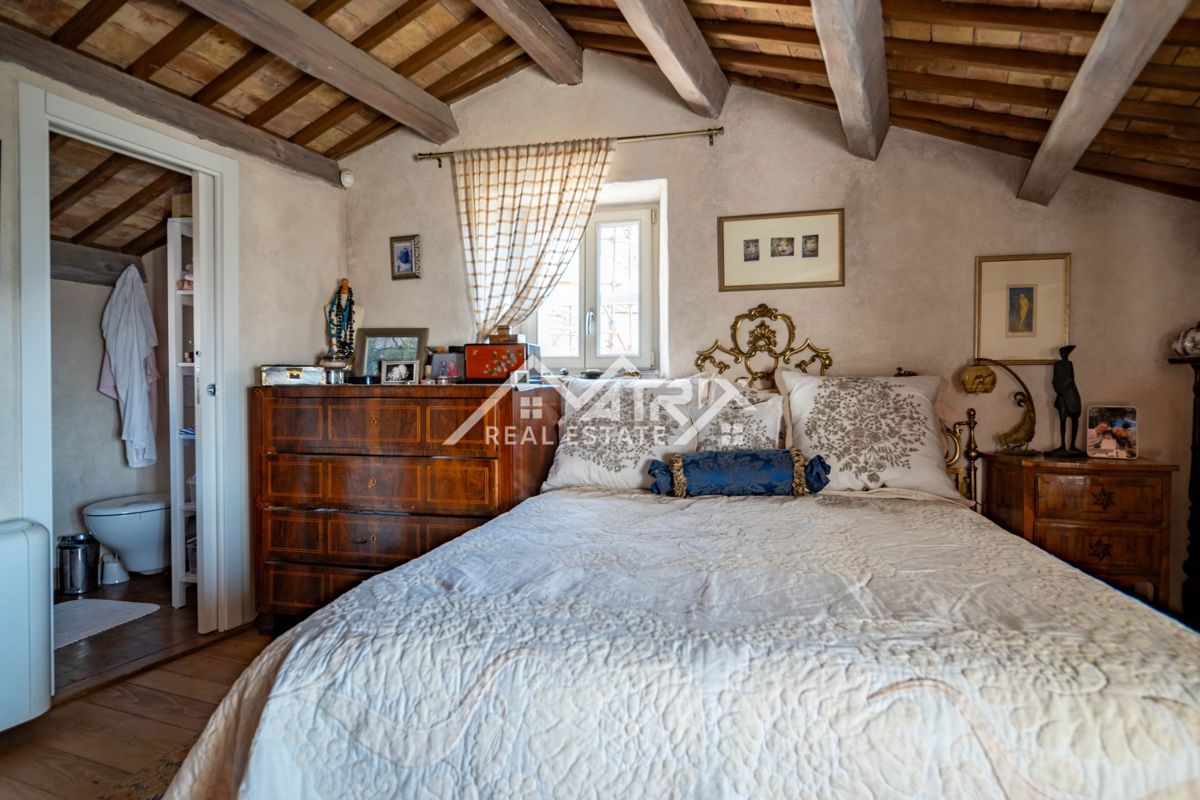 Kaštel, ekskluzivna hiša z neverjetnim razgledom