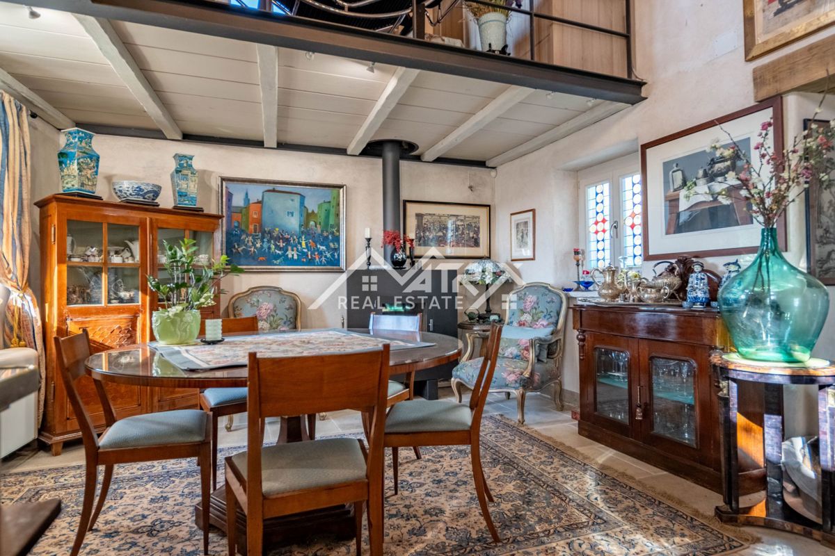 Kaštel, ekskluzivna hiša z neverjetnim razgledom