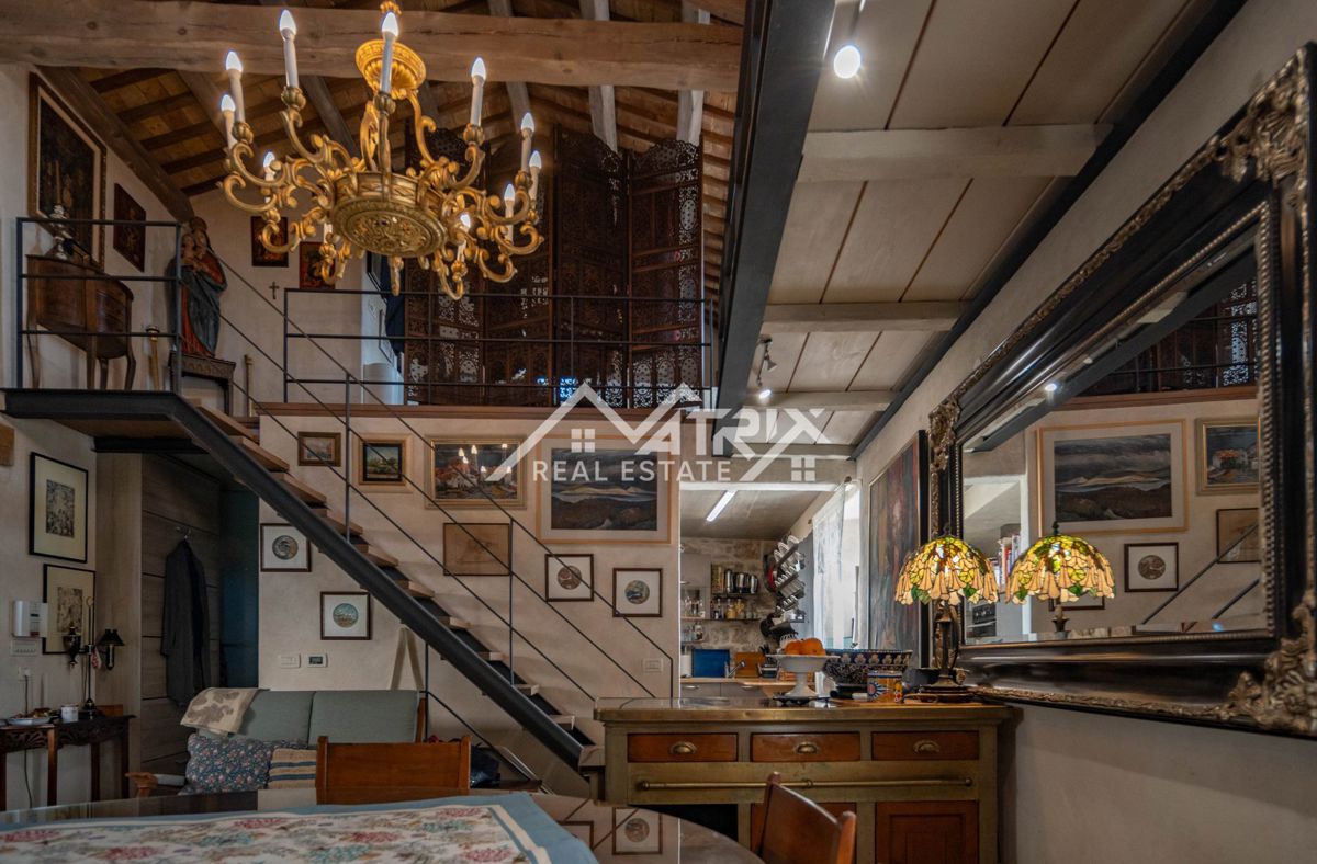 Kaštel, ekskluzivna hiša z neverjetnim razgledom