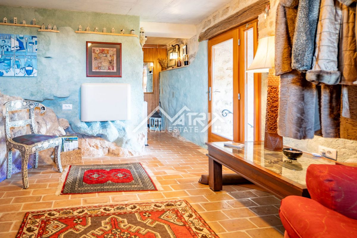 Kaštel, ekskluzivna hiša z neverjetnim razgledom