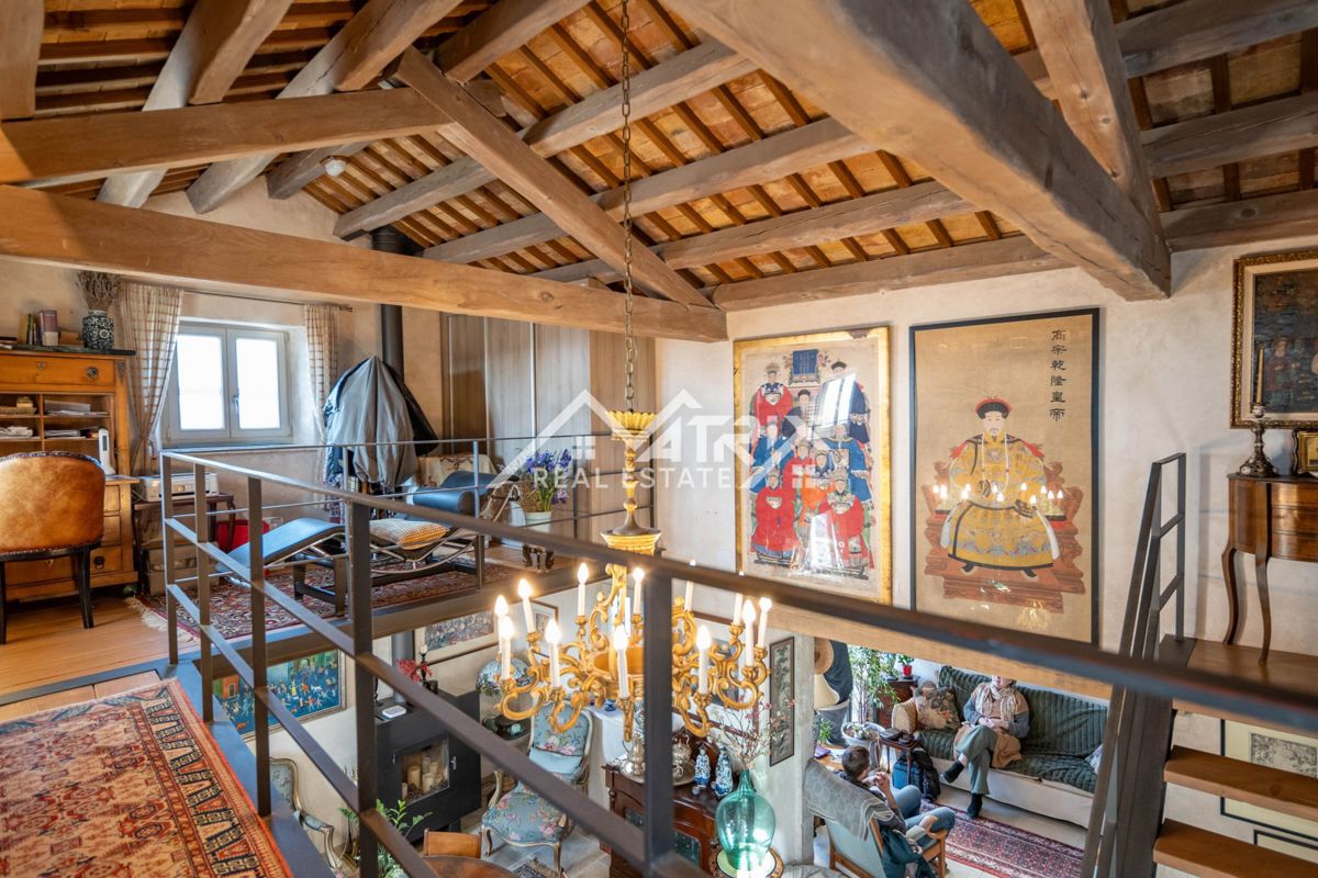 Kaštel, ekskluzivna hiša z neverjetnim razgledom