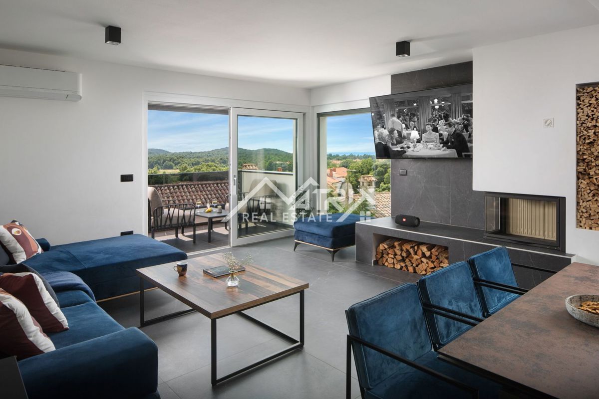 Okolica Vrsarja, moderna vila z bazenom in teniškim igriščem